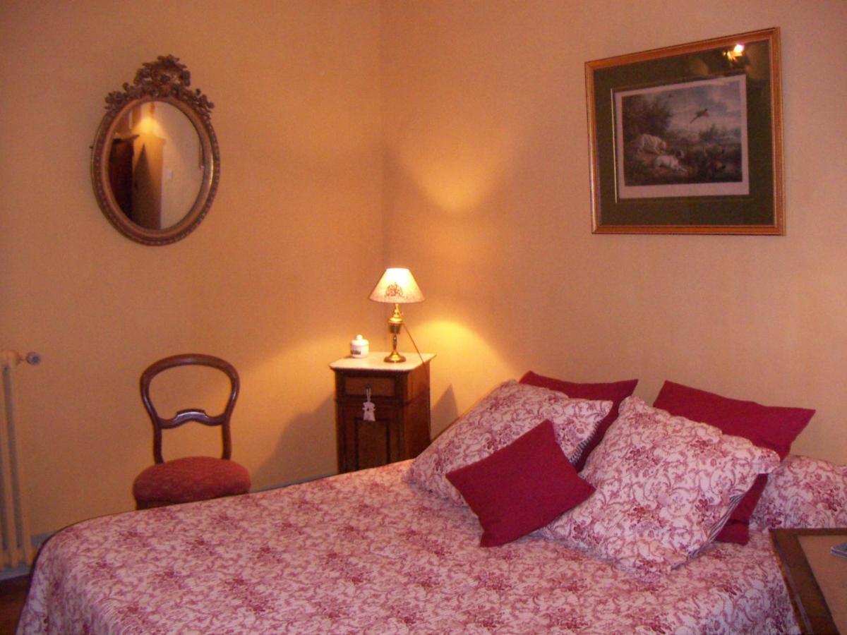 Bed and breakfast Château La Gentilhommière du Puits Notre-Dame 30 rue de l'église 24110 Saint Léon sur l'Isle Extérieur photo