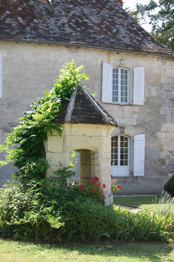 Bed and breakfast Château La Gentilhommière du Puits Notre-Dame 30 rue de l'église 24110 Saint Léon sur l'Isle Extérieur photo